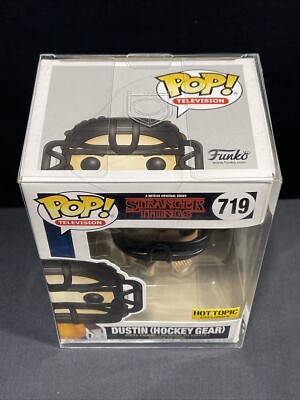 DUSTIN STRANGER THINGS FUNKO POP HOCKEY GEAR HOT TOPIC EXCLUSIVE