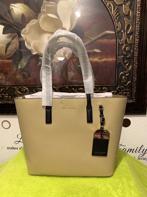 marc jacobs luggage tag tote bag