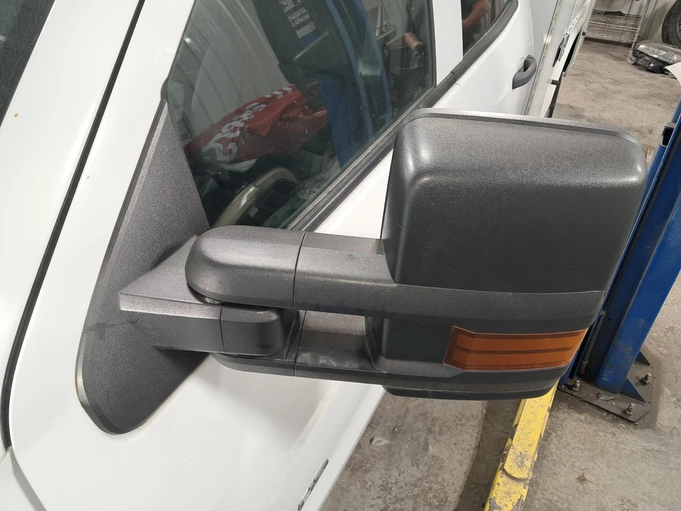 Used Rear Right Door Interior Trim Panel fits: 2015 Chevrolet Silverado 2500 pic Foto 4 de 4