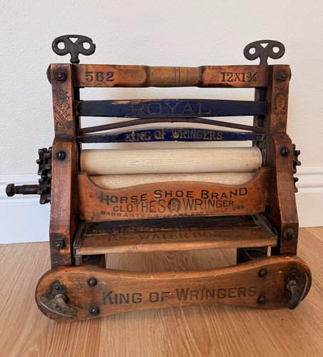 Vintage Royal Horse Shoe Brand Hand Crank Clothes Wringer Model 562 12x13 3/4