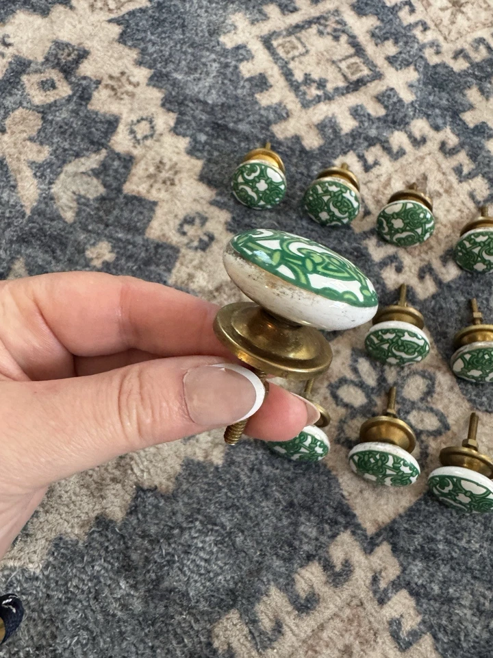 Set of 12 Green & White Ceramic Drawer Pulls Knobs Brass Hardware Vintage Boho - Image 4 of 4