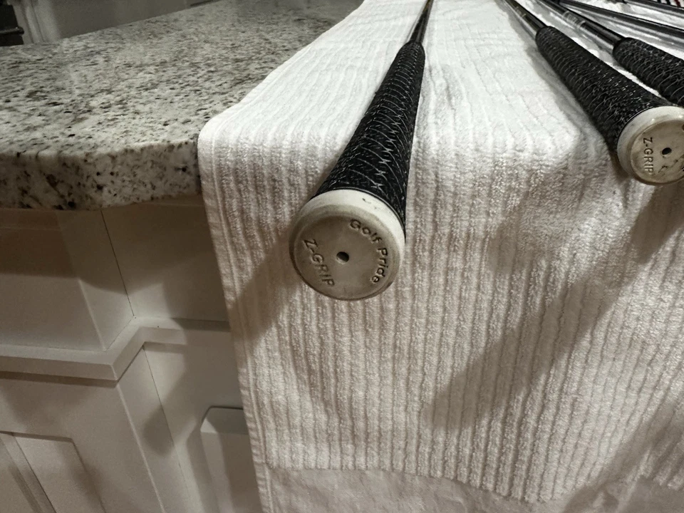 Juego combinado de hierro Titleist 620 CB 4-PW AMT X100 Tour blanco extra rígido diestro Foto 4 de 4