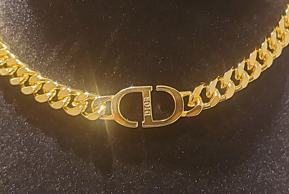 COLLAR CD DIOR - Caja y bolsa antipolvo incluidos Foto 2 de 3