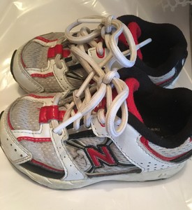new balance boys tennis shoes