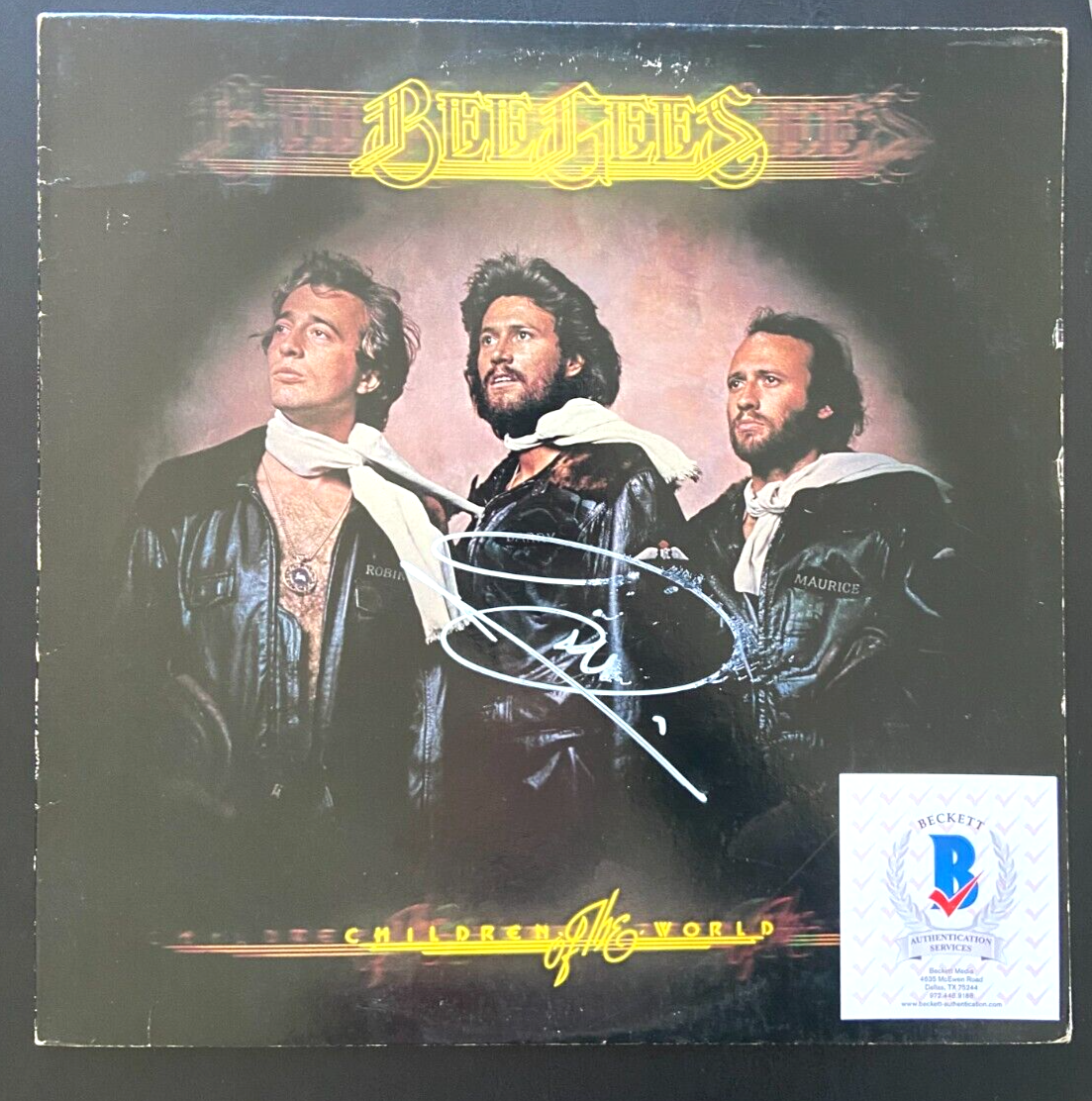 BARRY GIBB SIGNED CHILDREN OF THE WORLD VINYL ALBUM THE BEE GEES ROCK BAND BAS 