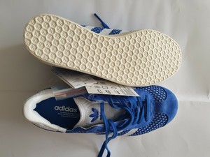 white gazelle blue stripes