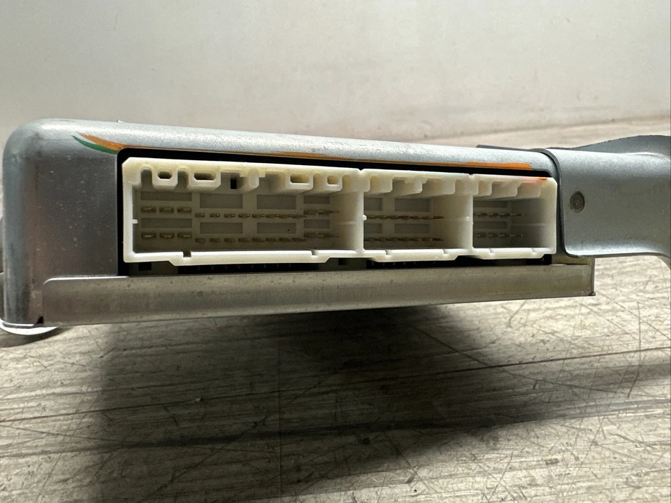 Módulo de control de suspensión neumática LEXUS LX470 ECM 8929060040 I 2003-2007 OEM Foto 2 de 4