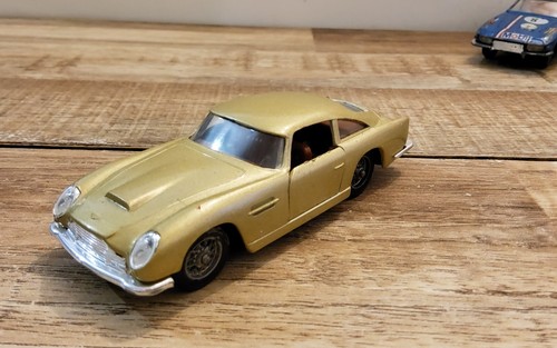 ASTON MARTIN DB5 SOLIDO VEREM NEUVE DANS SA BOITE VITRINE ORIGINALE MIB