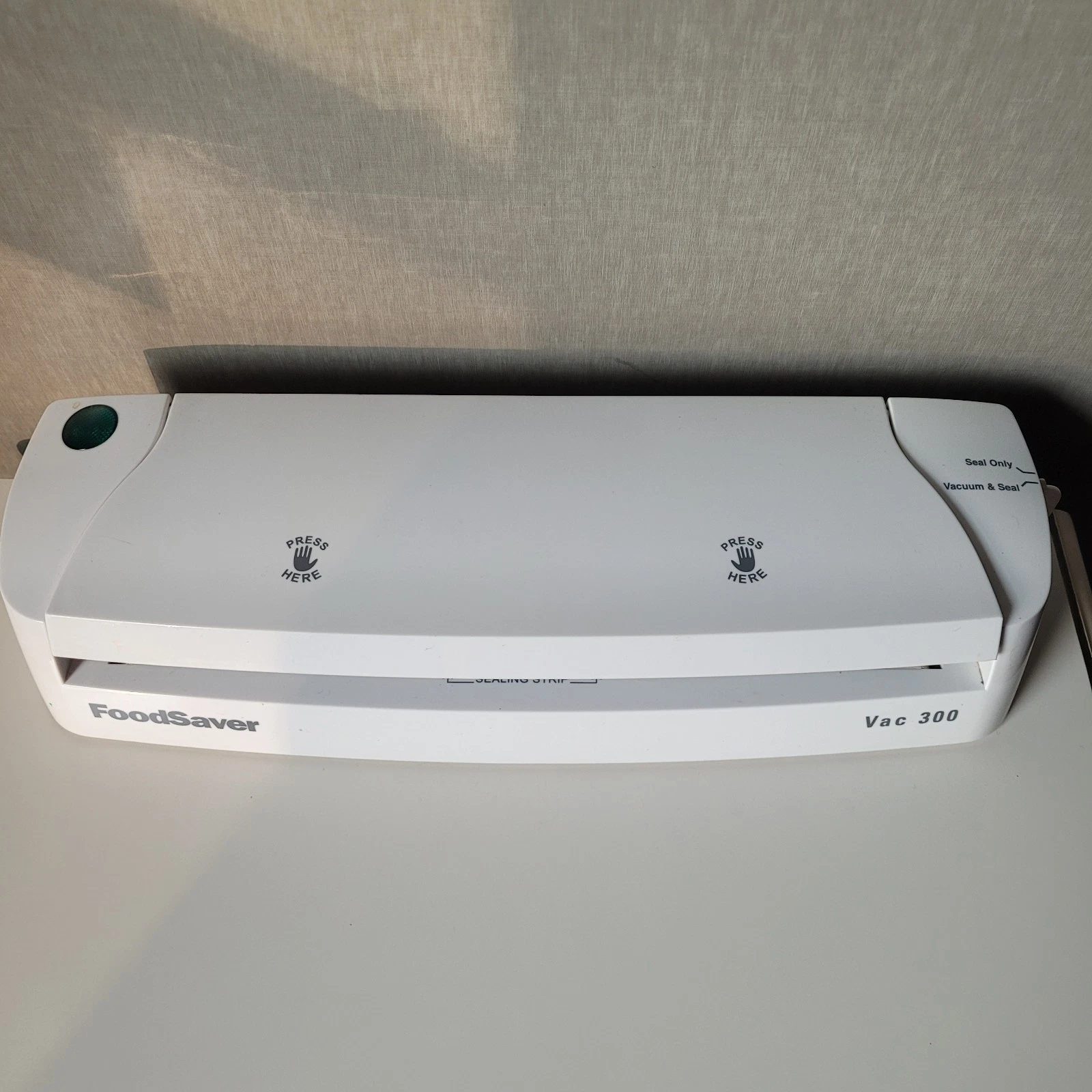 FoodSaver Vac 300 Vacuum Sealer – White | Tested & Working