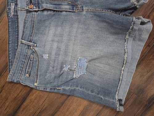 Pantaloncini corti firmati Levi's High Rise Simply elasticizzati 22 W36 comodi - Foto 3 di 10