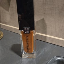Givenchy Prisme Libre Skin-Caring Glow Liquid...