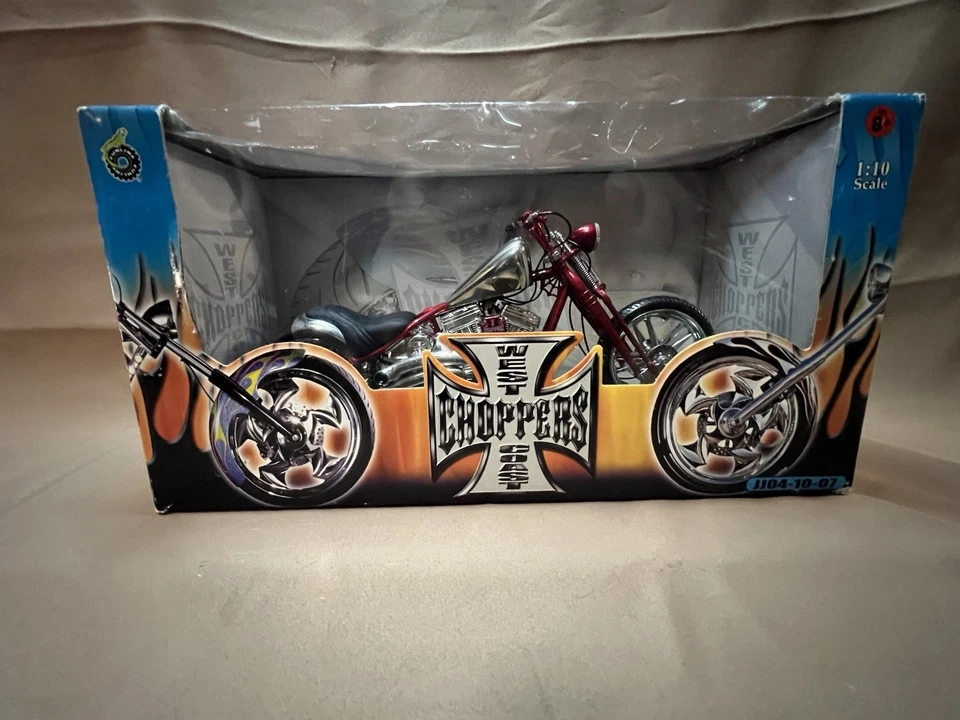 2004 Muscle Machines West Coast Choppers 1:10 Jesse James Cherry CFL JJ04-10-07 - Image 2 of 4