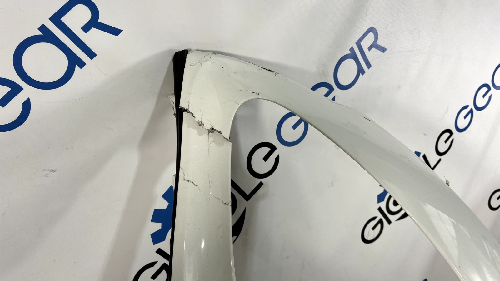 2006-2016 ASTON MARTIN VANTAGE V8/V12 RIGHT FRONT FENDER USED OEM