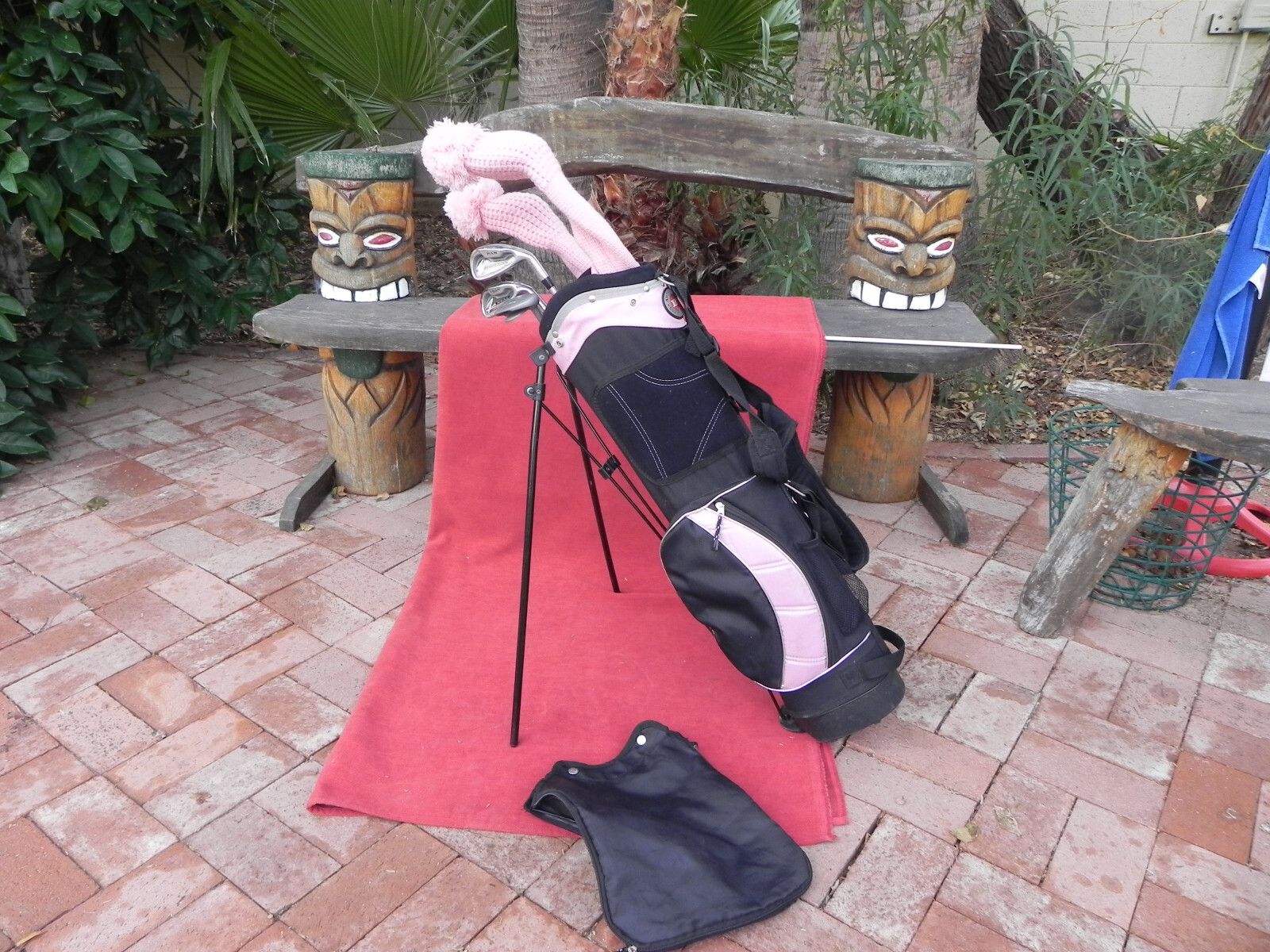 Junior Girl's RAM Axial TI-MATRIX, 5 Club Set, Stand Bag w/ Rain Hood.