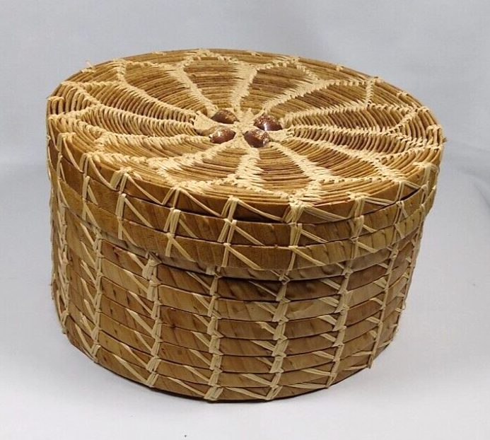 Round Woven BASKET Shells design in Lid Trinket Button Sewing