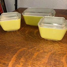 Vintage Pyrex Green 501 & 502 Refrigerator Dishes with Glass Lids
