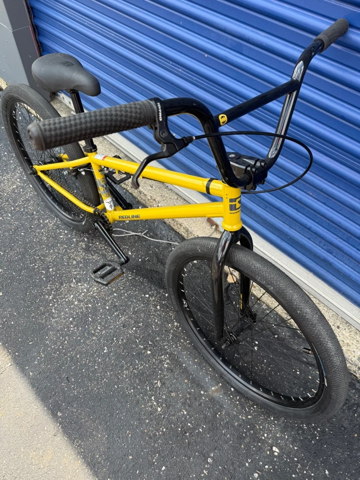 Bicicleta BMX Redline Asset 24". amarillo. Bicicleta BMX Cruiser Foto 2 de 4