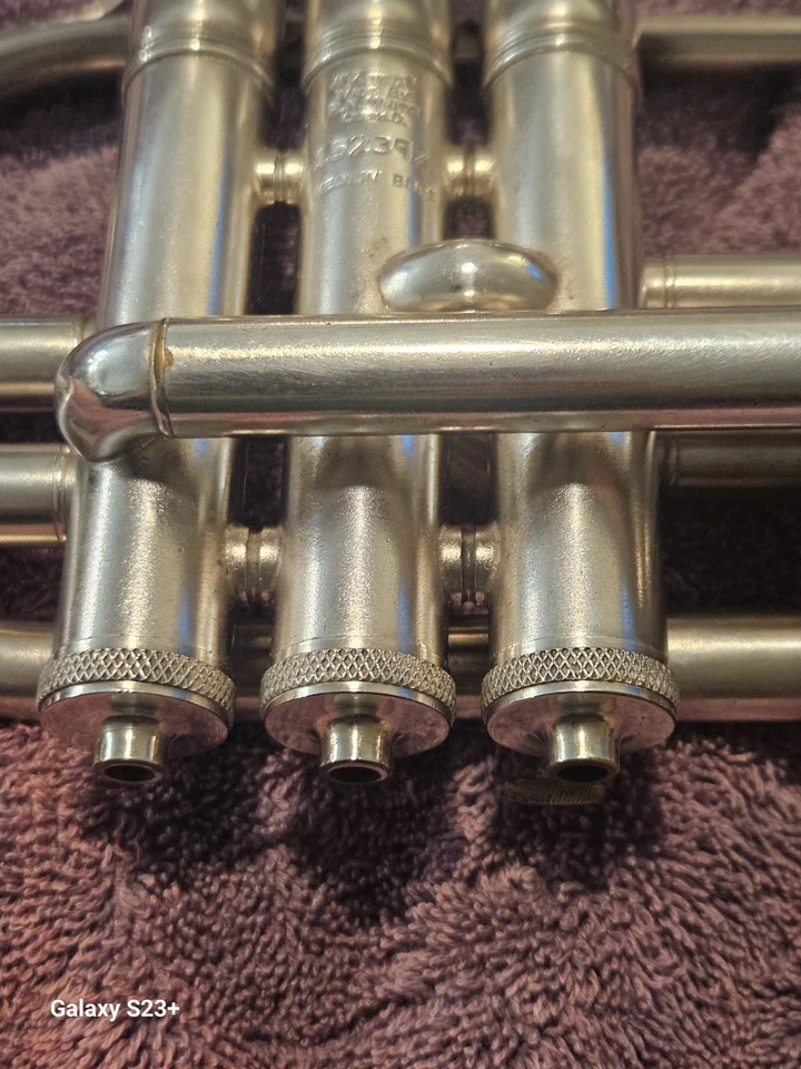 Corneta de plata satinada King Master 1930-1935 Foto 4 de 4