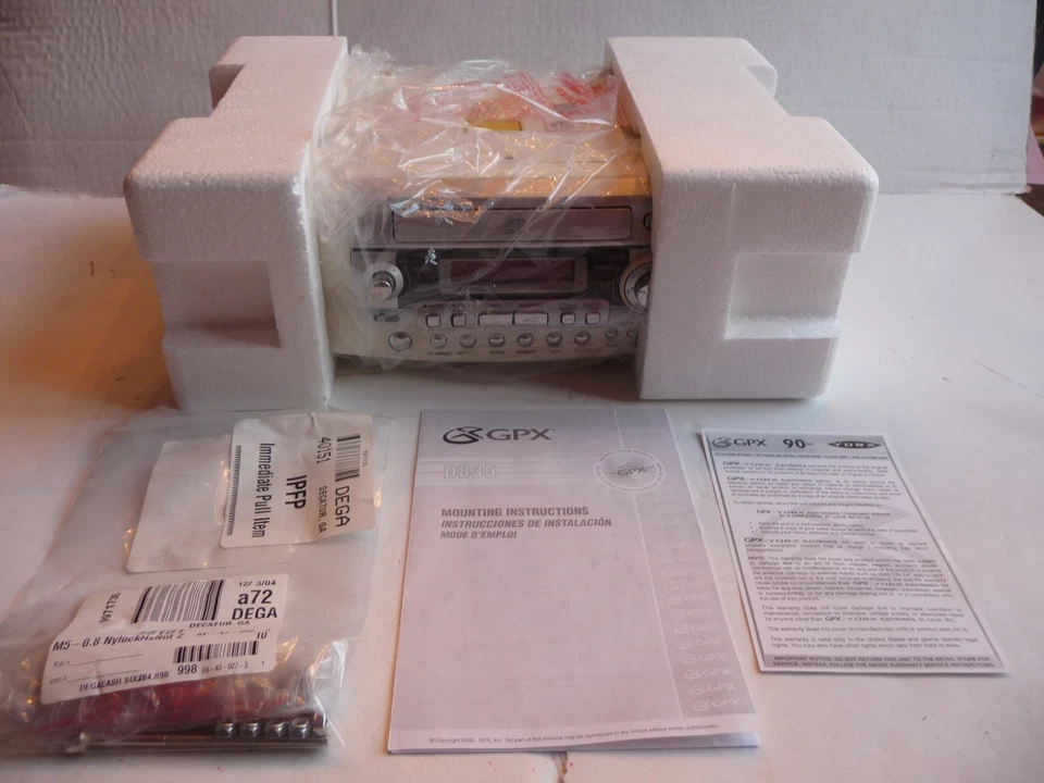 GPX -Ready Under Cabinet CD/Radio Player Model D835 NEW OPEN BOX! - Image 2 of 4