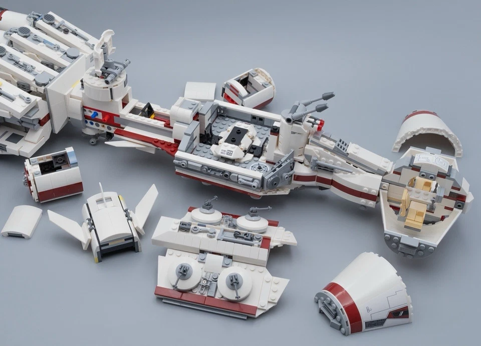 Alt of LEGO Star Wars Tantive IV (75244) с 1768 деталями. Универсальные кирпичи. Прочитайте описание - Изображение 3 из 3