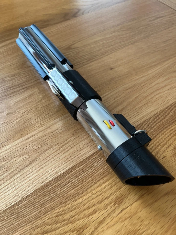 Darth Vader Lightsaber Prop Replica - With Force Crystals - Metal - Full size - Image 2 of 4