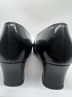 Salvatore Ferragamo Black Leather Pumps Women display picture 1