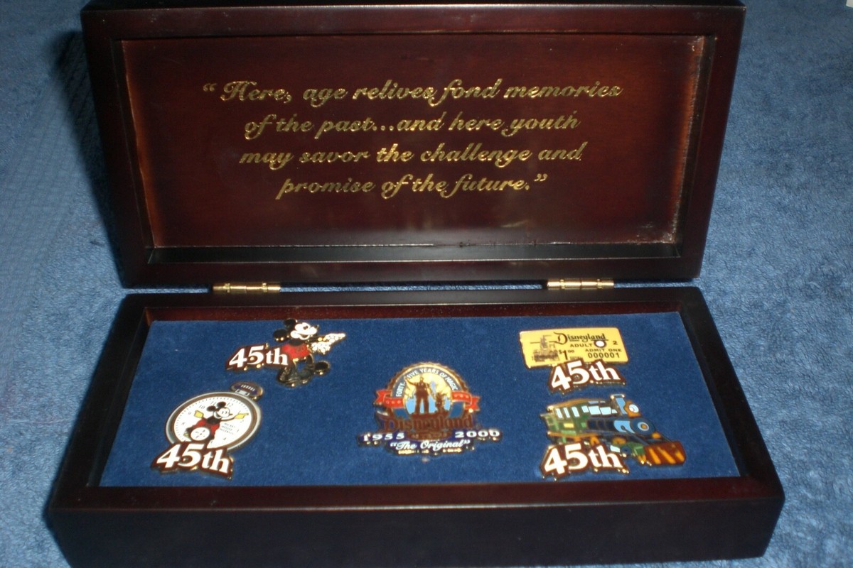 Disney 2000 DLR Disneyland 45 YEARS OF MAGIC 5-Pin Boxed Set & COA 