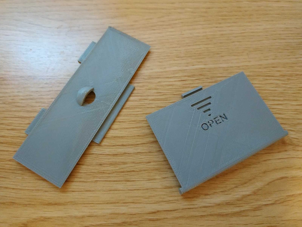 Robby専用 battery cover R.O.B Nintendo NES robot ROB gyro motor door AA