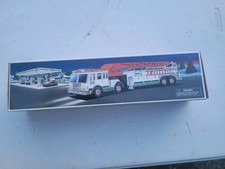2000 Hess Toy Fire Truck with Tiller, Ladder Extends 21  Working Lights New