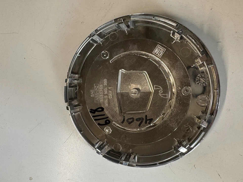 Cadillac Deville 1998-2011 OEM cromo tapa central emblema 9593259 Foto 2 de 3