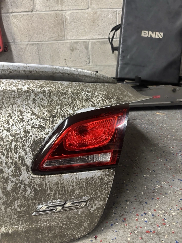 Juego completo de montaje de luces traseras Chevy SS 2014 2015 2016 2017 FABRICANTE DE EQUIPOS ORIGINALES Foto 2 de 4