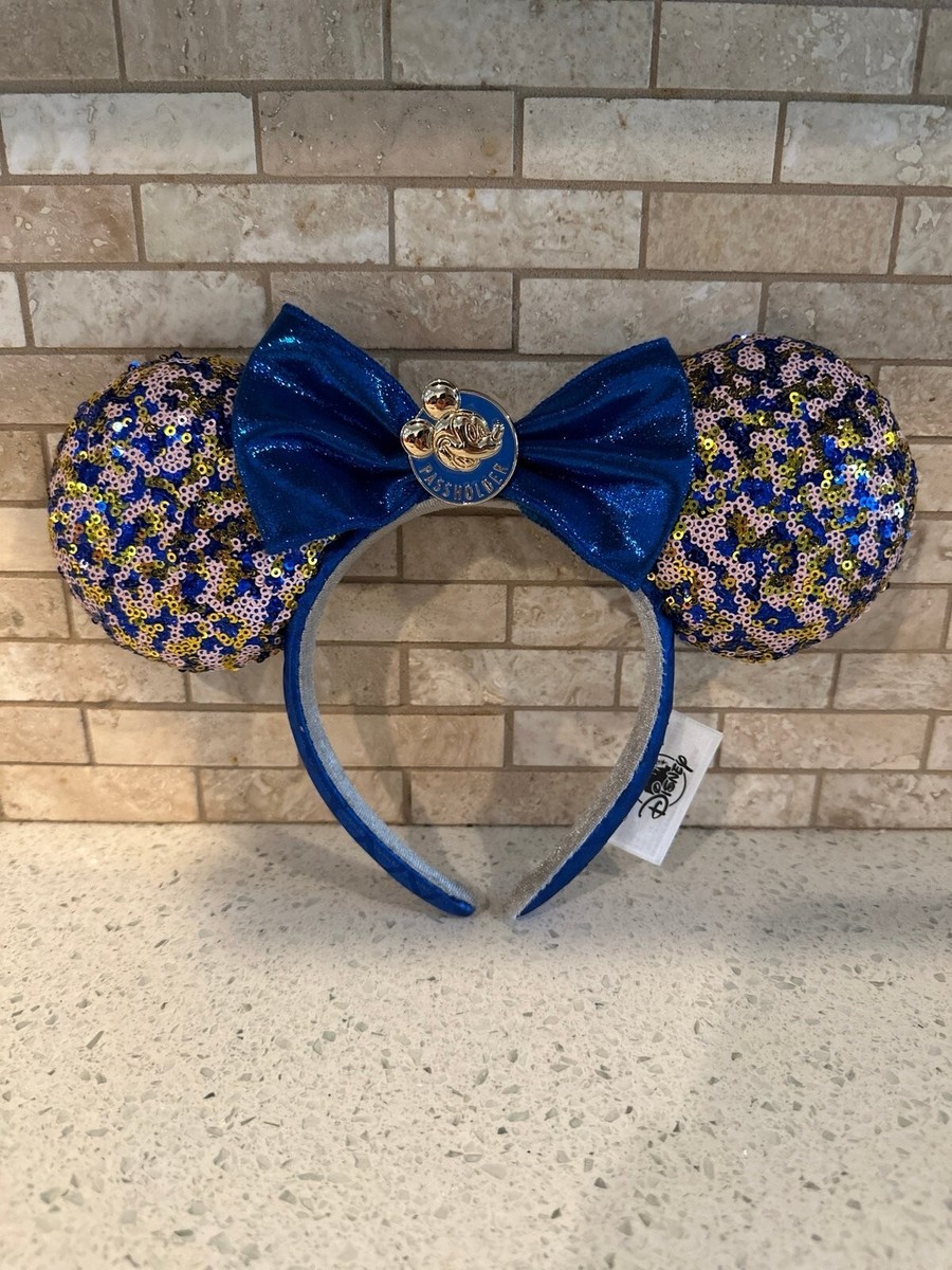 Disney Parks WDW 2021 Annual Passholder Blue Sequined Minnie  display picture 2
