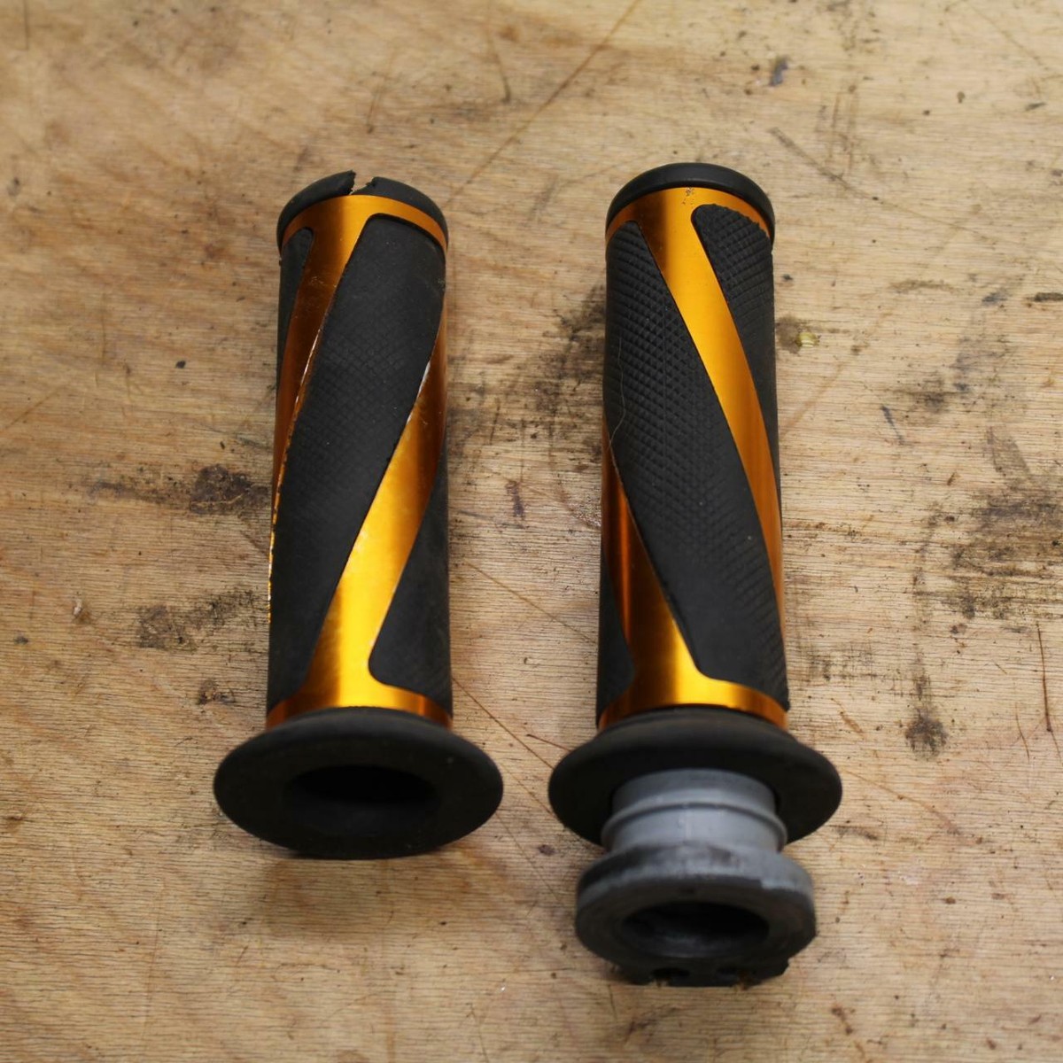 03-06 KAWASAKI Z1000 RIGHT THROTTLE GRIP BB319 | eBay