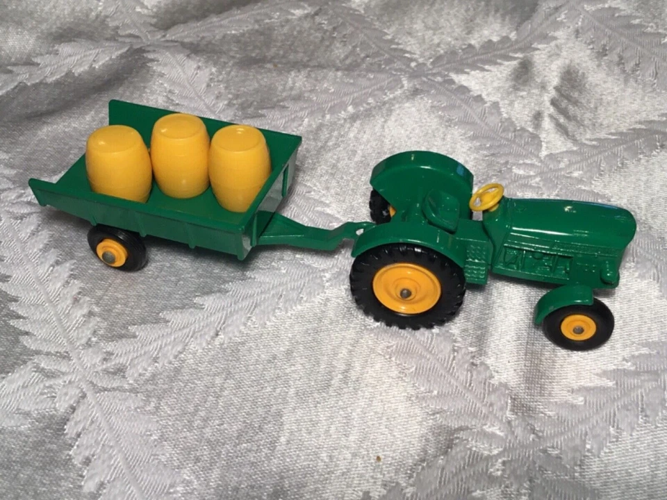 MATCHBOX LESNEY NO 51  JOHN DEERE TRAILER REPRO 3 YELLOW BARRELS - Image 2 of 2