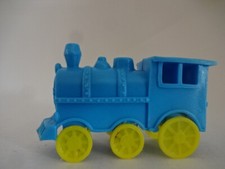 lata 70/80 / kolej / niebieska lokomotywa manewrowa - długość 55 mm