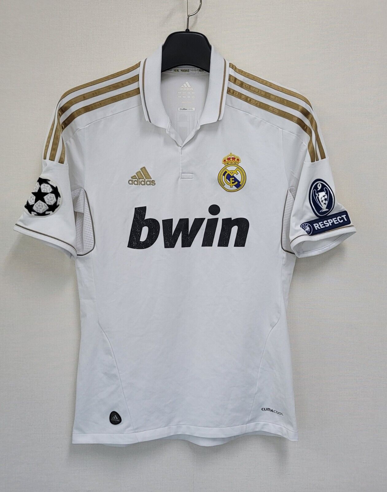 CAMISETA RETRO LOCAL REAL MADRID 2011-12 –