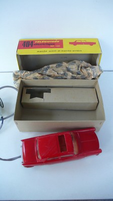 RARE par FRANCE JOUETS peugeot 404 électrique en boite