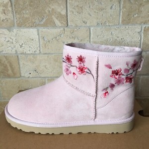 ugg seashell pink