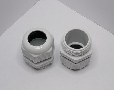 5 Stk Essentra Components Kabelverschraubung M32x1,5 Lichtgrau IP68 Metrisch
