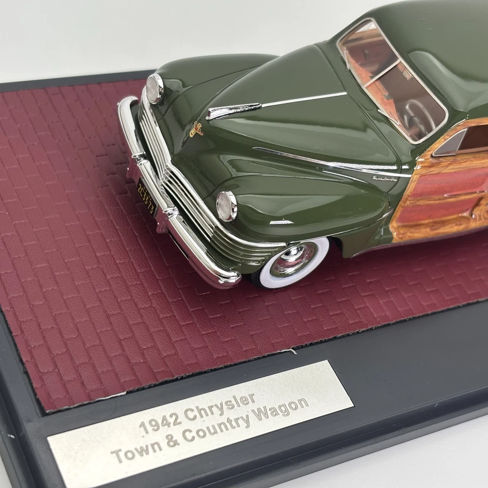 Matrix 1/43 1942 Chrysler Town&Country Wagon Green Resin Car Model - Image 2 of 4