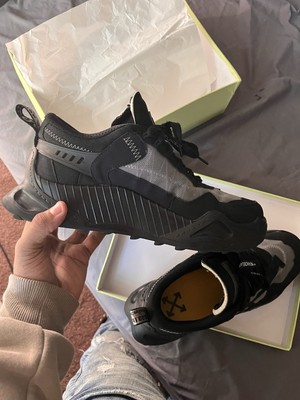 Off White Obsy