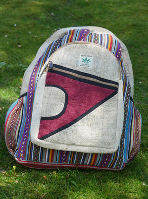 Rucksack aus Hanf (THC frei) rot, 3 Taschen mit Reißverschluss, 2 Seitentaschen