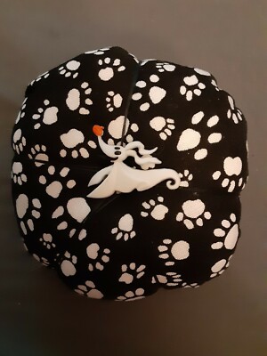 NEW & UNUSED SEWING KIT WITH HAND - CRAFTED ZERO PAWS PIN CUSHION (ROUND)