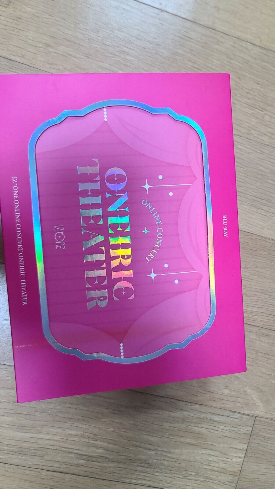 IZ*ONE - ONLINE CONCERT [ONEIRIC THEATER] BLU-RAY ALBUM DVD IZONE (OPENED)