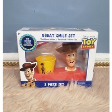 NIB SUPER SMILE KIDS 3 PIECE TOOTHBRUSH - TOY...
