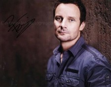 RYAN ROBBINS as Henry Foss - Sanctuary GENUINE SIGNED AUTOGRAPH