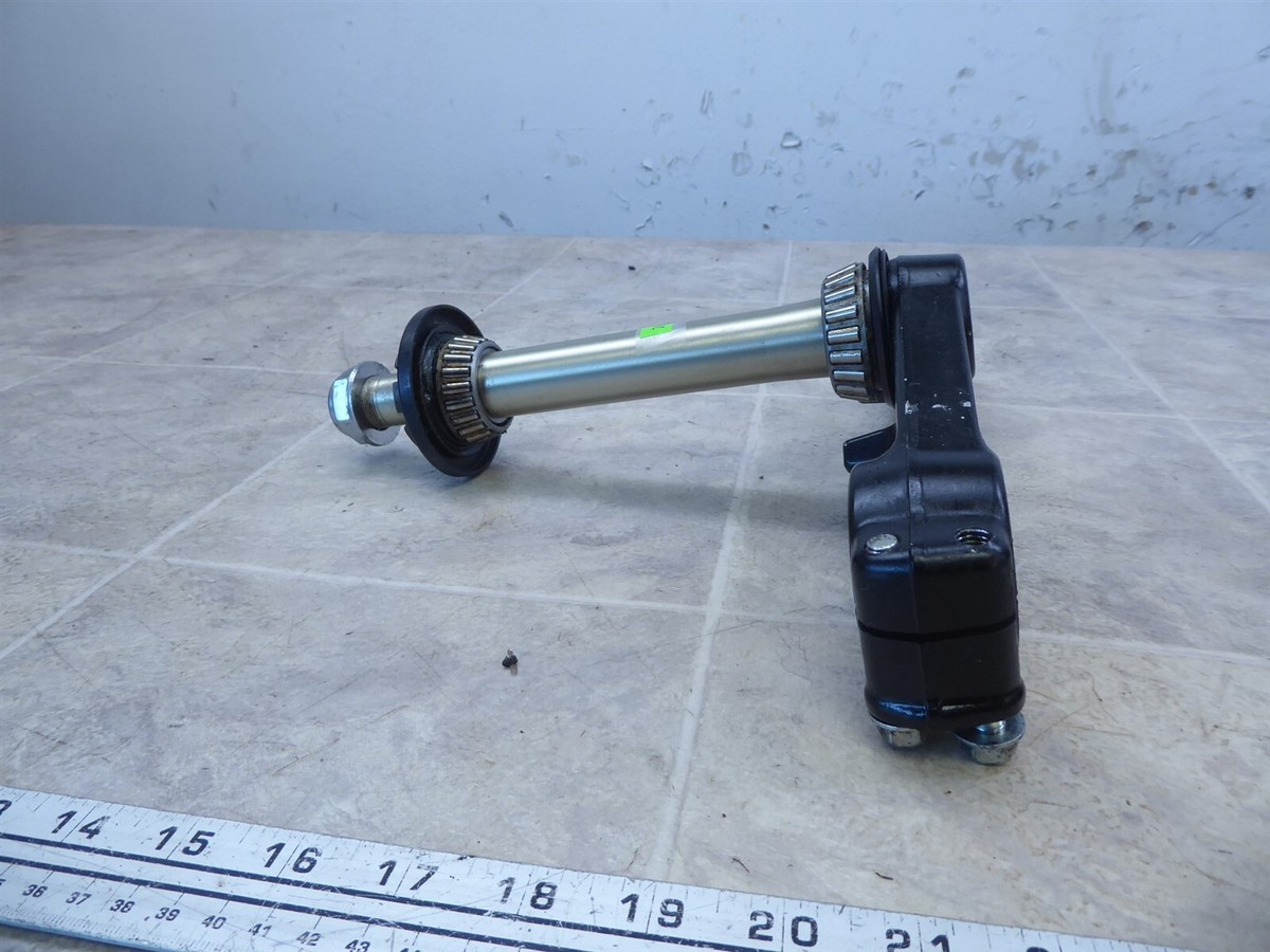 1996 Kawasaki ZX600 ZX6R Ninja K765-1) lower triple tree steering