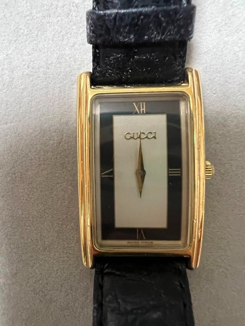 Gucci 2600M Quartz Vintage Men display picture 1