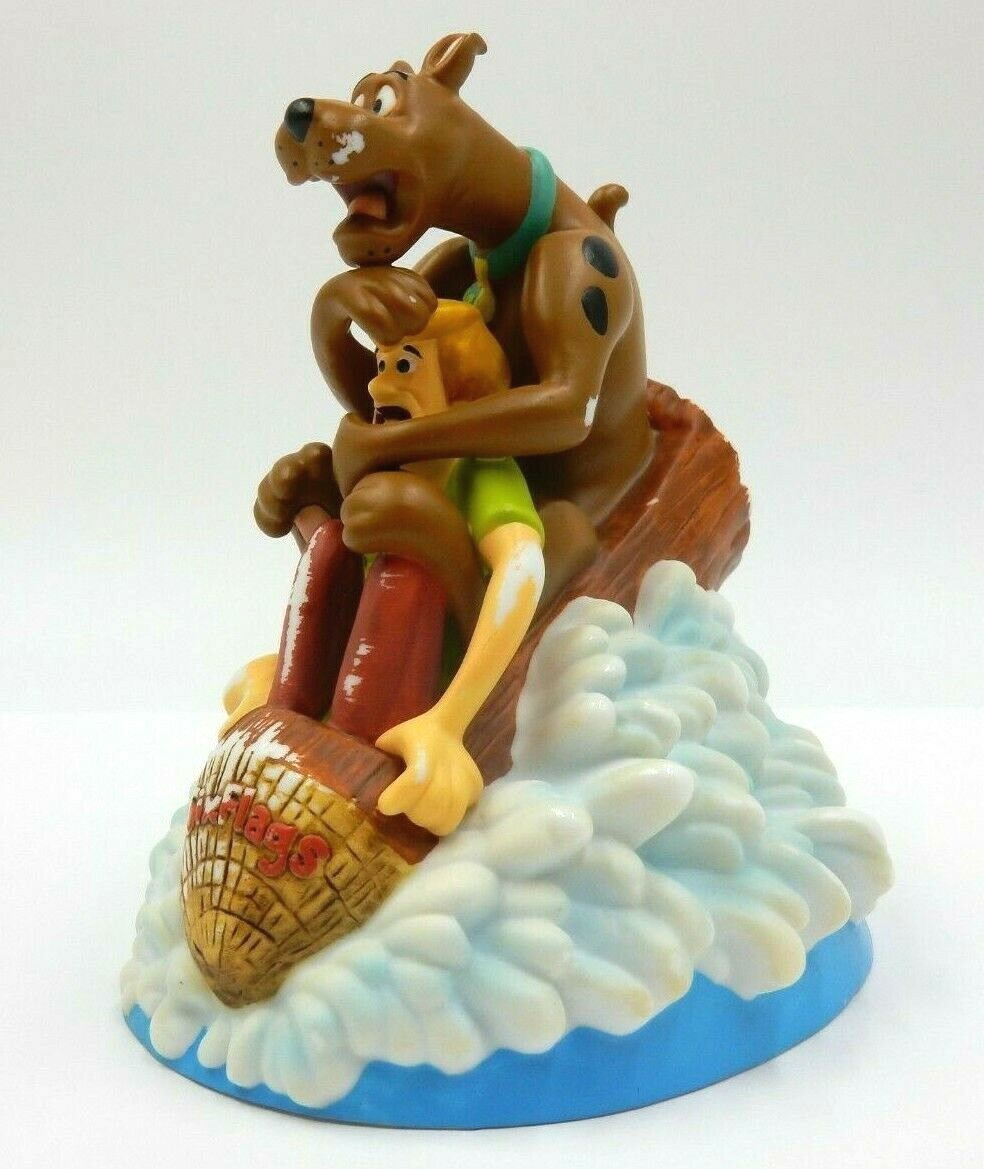 HANNAH-BARBERA SCOOBY DOO AND SHAGGY ON LOG RIDE FIGURINE