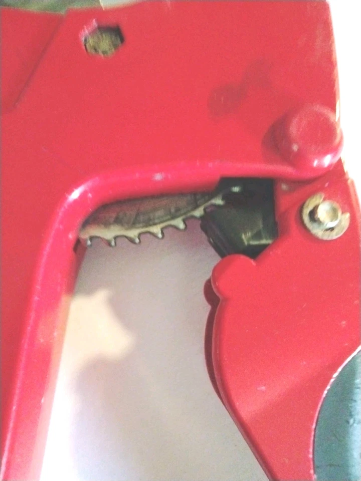 Superior Tool 37118 Steel Black/Red Ratcheting Pipe Cutter 1-5/8 Dia. x 10 L in. - Image 3 of 4